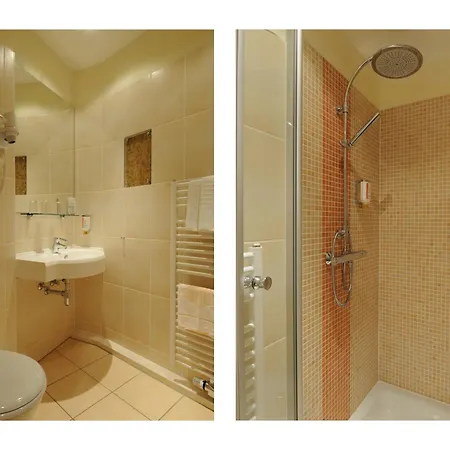 Martas Albrechtshof Otel 3*