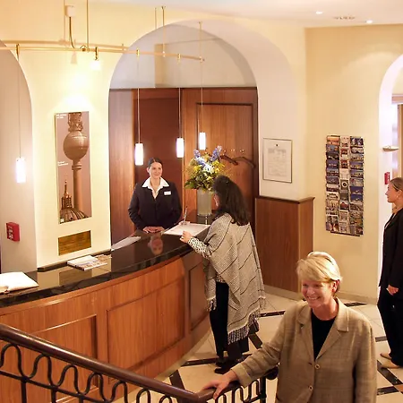 Martas Albrechtshof Otel 3*