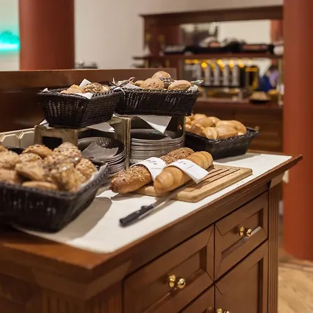 Hotel Martas Albrechtshof 3*